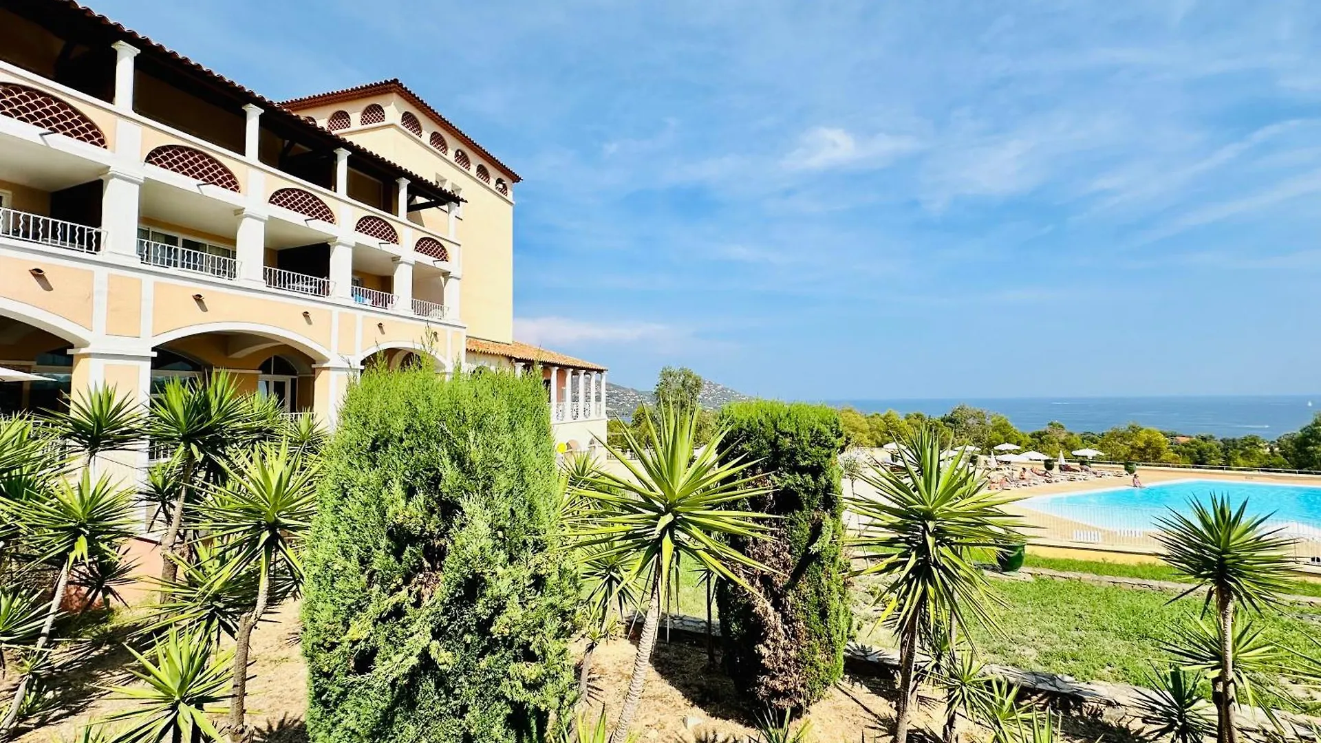 La Mediterranee Comme Vous L'Aviez Revee Saint-Raphaël 0*,
